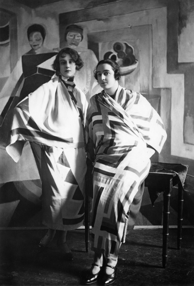 Paris. « Sonia Delaunay, la simultanée ». Une collaboration Roger-Viollet x Galerie Zlotowski. Du 3 octobre au 15 novembre 2024