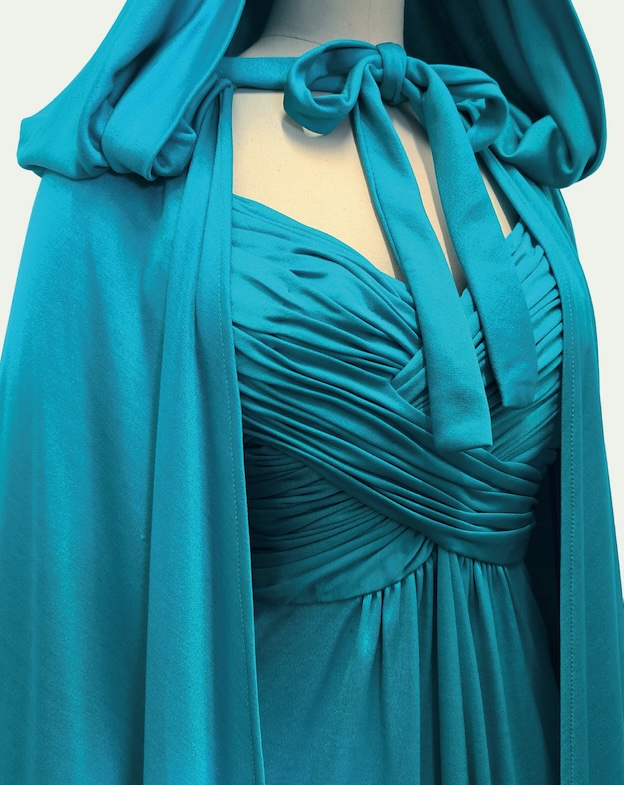 Loris Azzaro, Ensemble cape et robe longue « Raquel », Printemps-été 1973  © Musées de Marseille