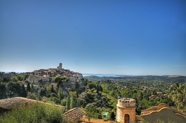 Vue panoramique de Saint-Paul-de-Vence © Office de Tourisme de Saint-Paul-de-Vence - Photographe : Elisabeth Rossolin