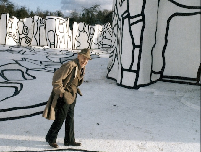 Jean Dubuffet à la Closerie Falbala, 1978 © Fondation Dubuffet / Photo DR