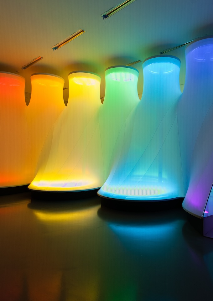 Spectrum. An Afterthought, 1975–2014. Synthetic fabric, neon lamps, colored filters, steel, aluminum, plywood, plastic. 400 x 1056 x 539 cm. The Lithuanian National Museum of Art. Photo by Antanas Lukšėnas